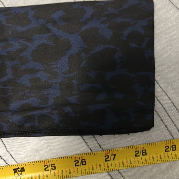 Halston Medium Abstract Leopard Classic Navy Leggings Nwt - Picture 5 of 8